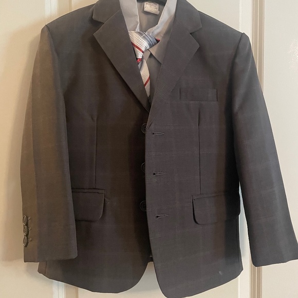5-piece gray suit - Picture 1 of 2